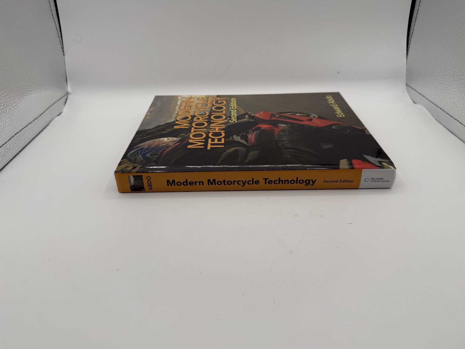 Modern Motorcycle Technology – Hardcover By Abdo, Edward – GOOD