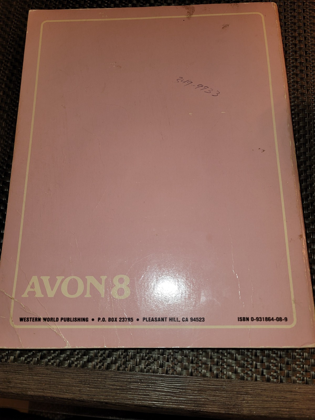 Avon 8 Western World Handbook Vintage 80’s Price Guide To Avon Collectibles Good