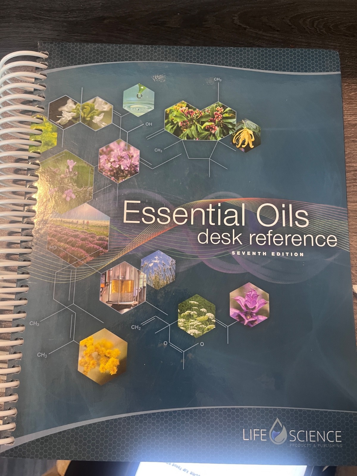 Essential oils desk reference -7th edition (life science publishing)