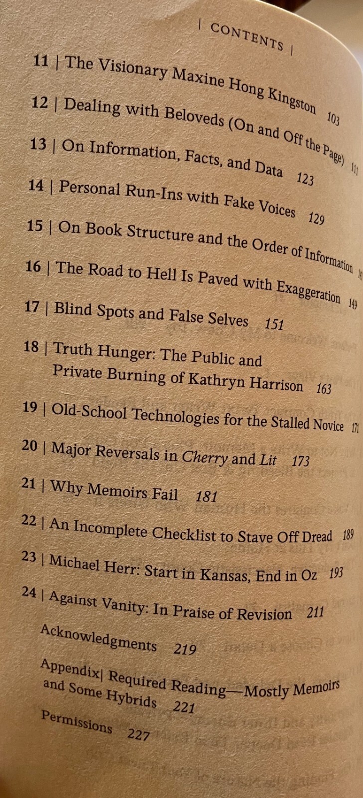 The Art of Memoir 2016 PAPERBACK by Mary Karr NY Times Best Seller