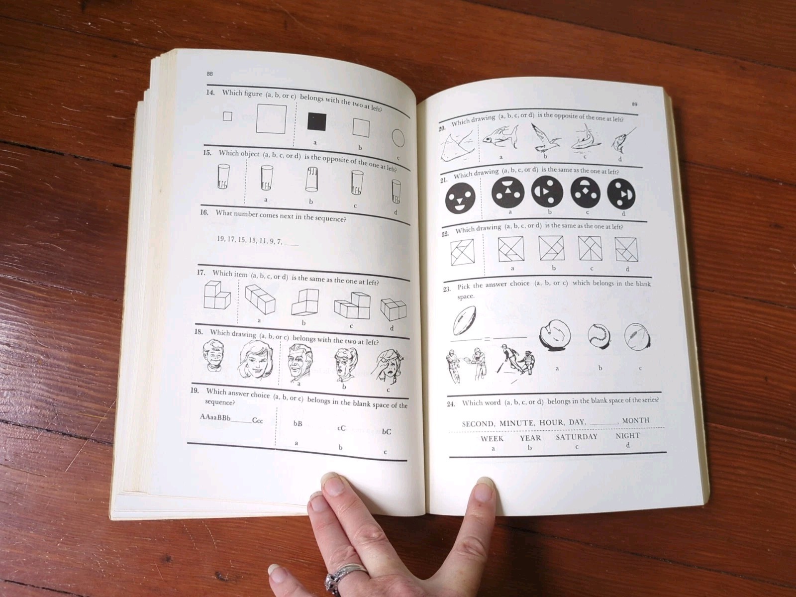 Thinking Skills: A Guide to Logic and Comprehension PB RW Samson 192 pages