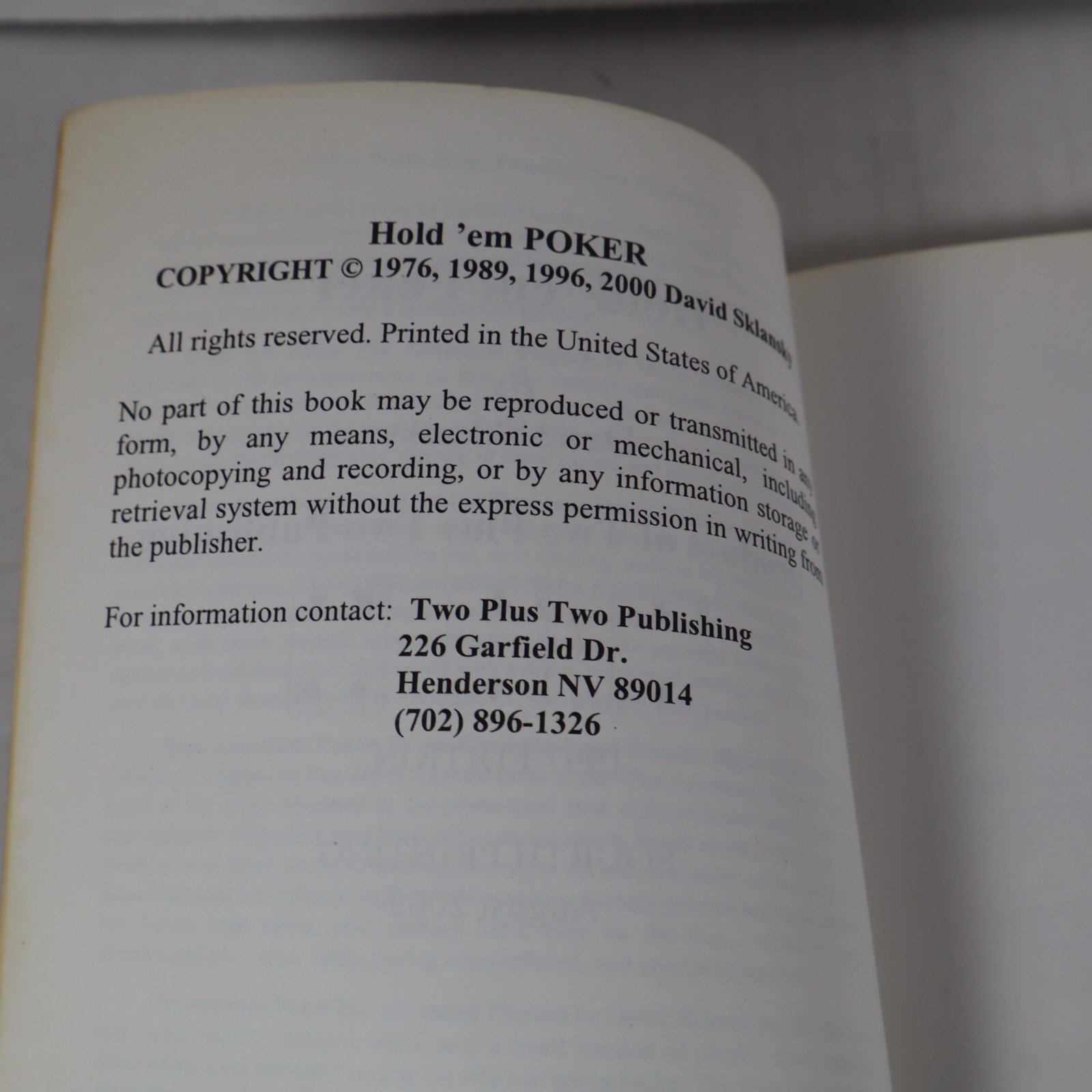 Hold ‘em Poker; Small Stakes Poker Games – 9781880685082, paperback, Sklansky