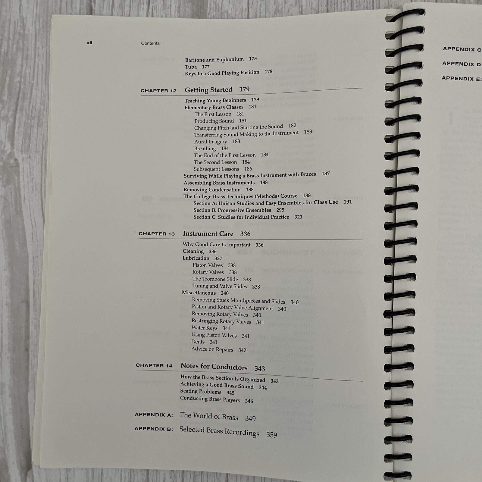 Complete Guide to Brass : Instruments and Technique by Scott Whitener with CD