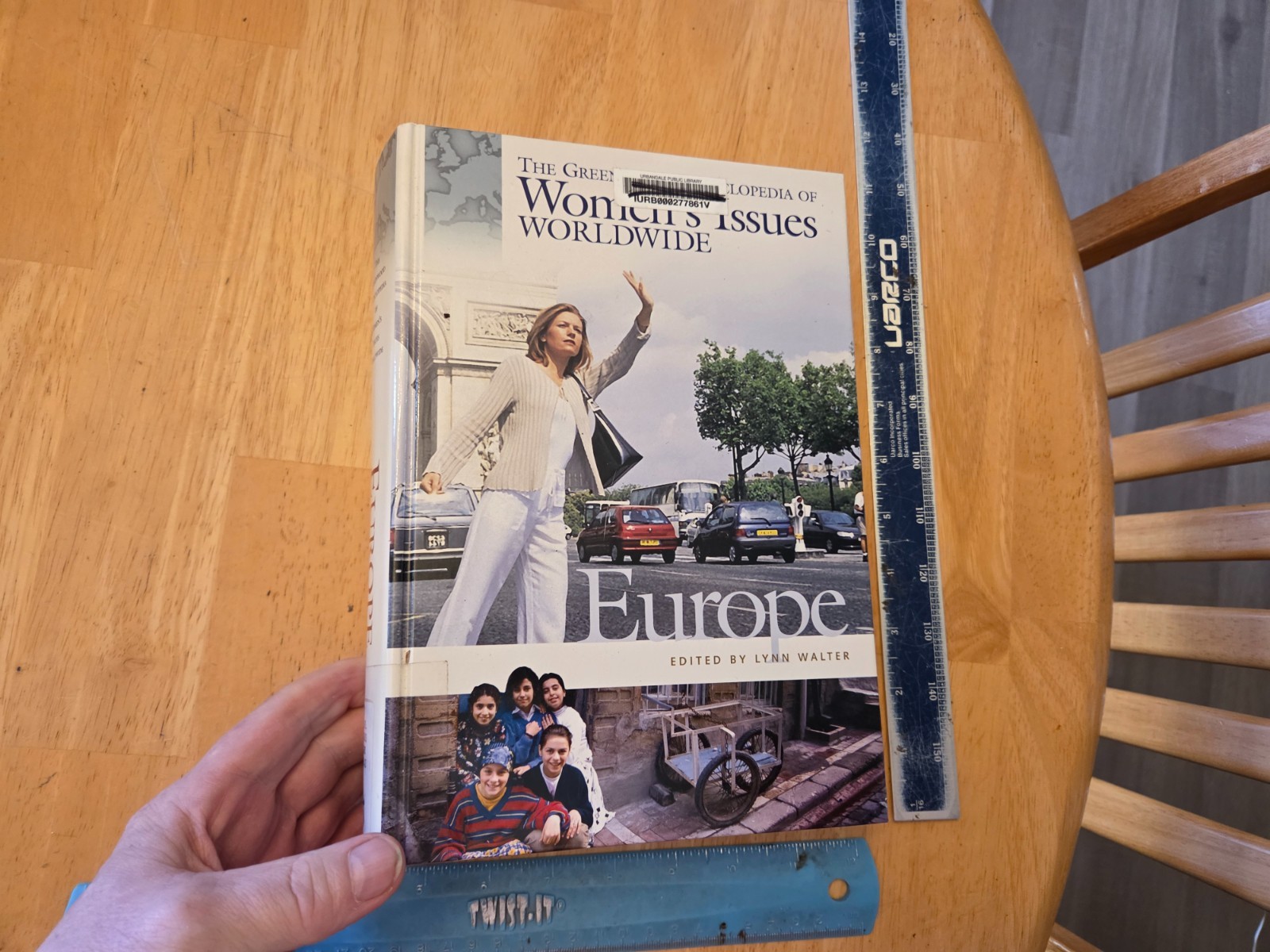 The Greenwood Encyclopedia of Women’s Issues Worldwide by Lynn Walter (2003, Har