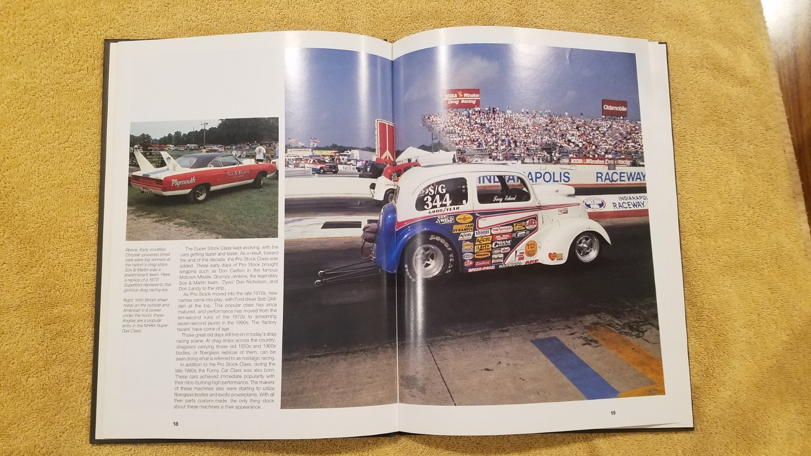 DRAG RACING BOOK 80PAGES [SMITHMARK] BY BILL HOLDER