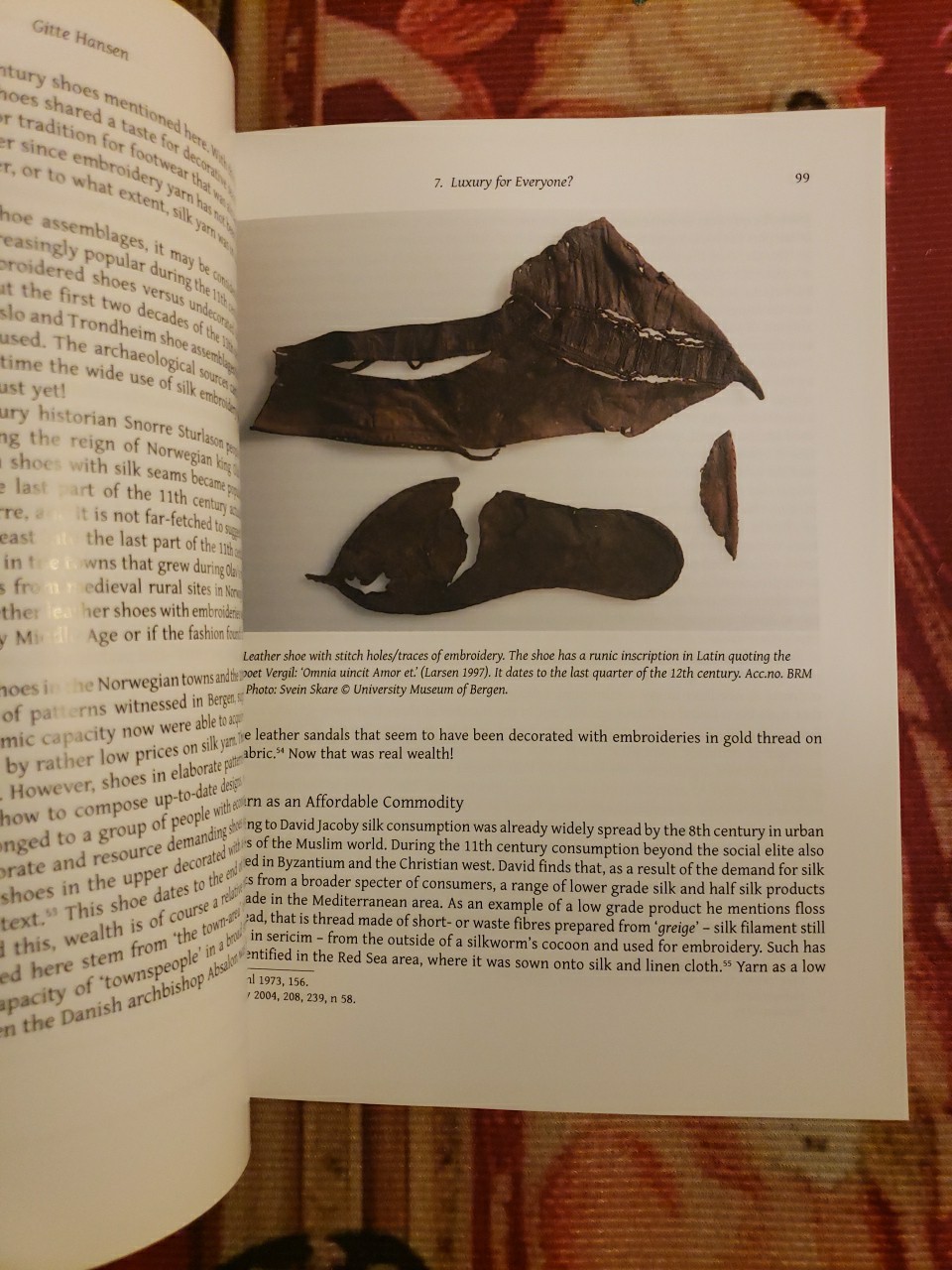 Textiles & the Medieval Economy: Production, Trade (2015, SC) Mint Condition