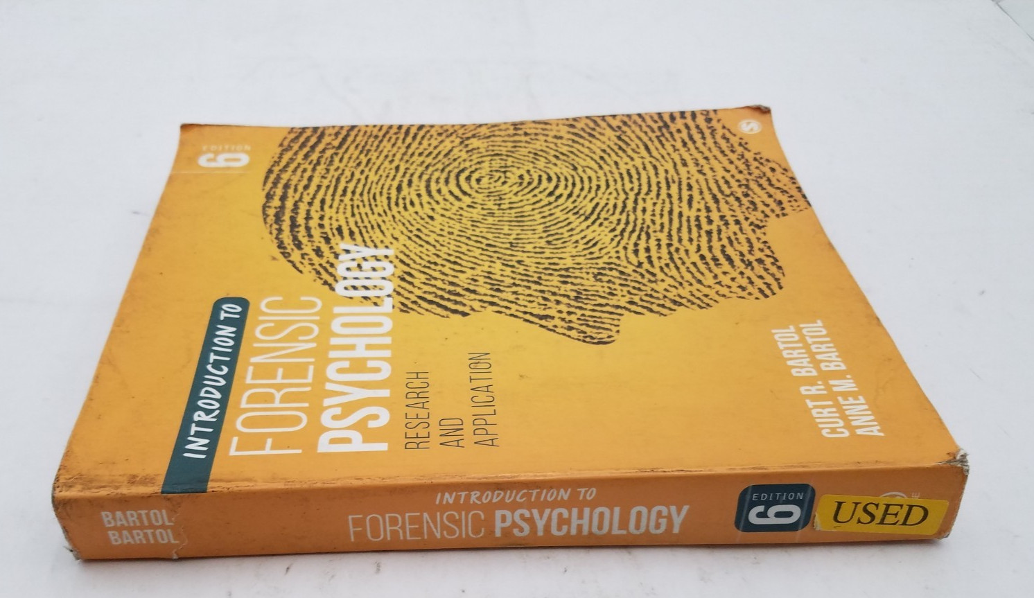 Introduction to Forensic Psychology: Research and Application-9781071815342