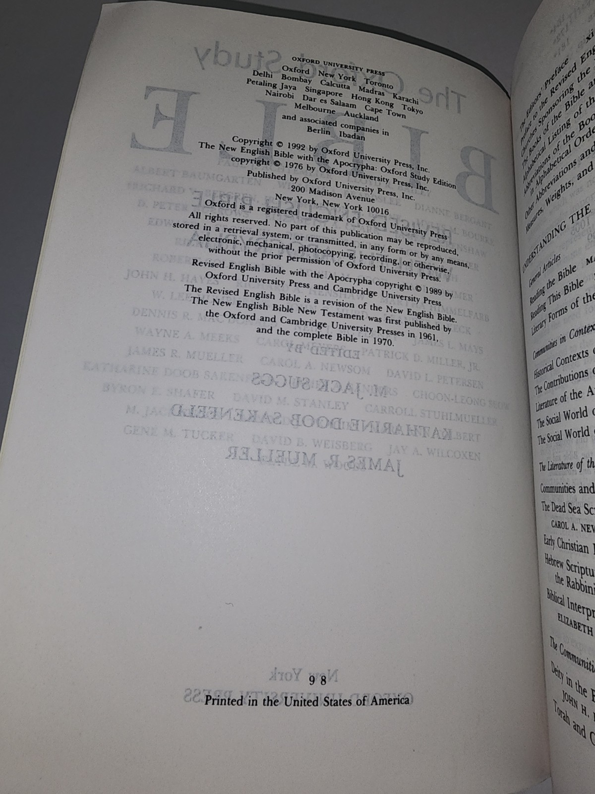 The Oxford Study Bible: Revised English Bible with the Apocrypha – paperback…