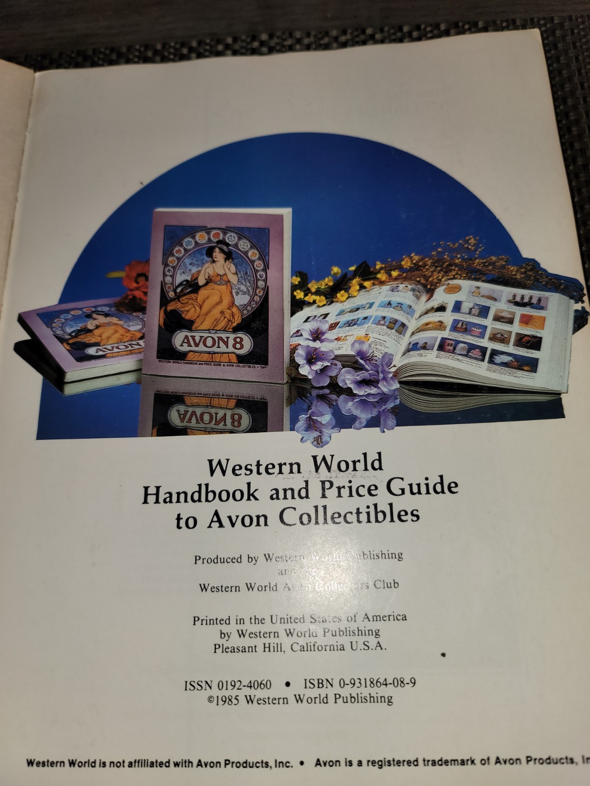 Avon 8 Western World Handbook Vintage 80’s Price Guide To Avon Collectibles Good