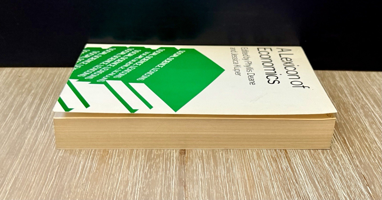 A Lexicon of Economics (Social Science Lexicons) Edited by Phyllis Deane 1988 SC