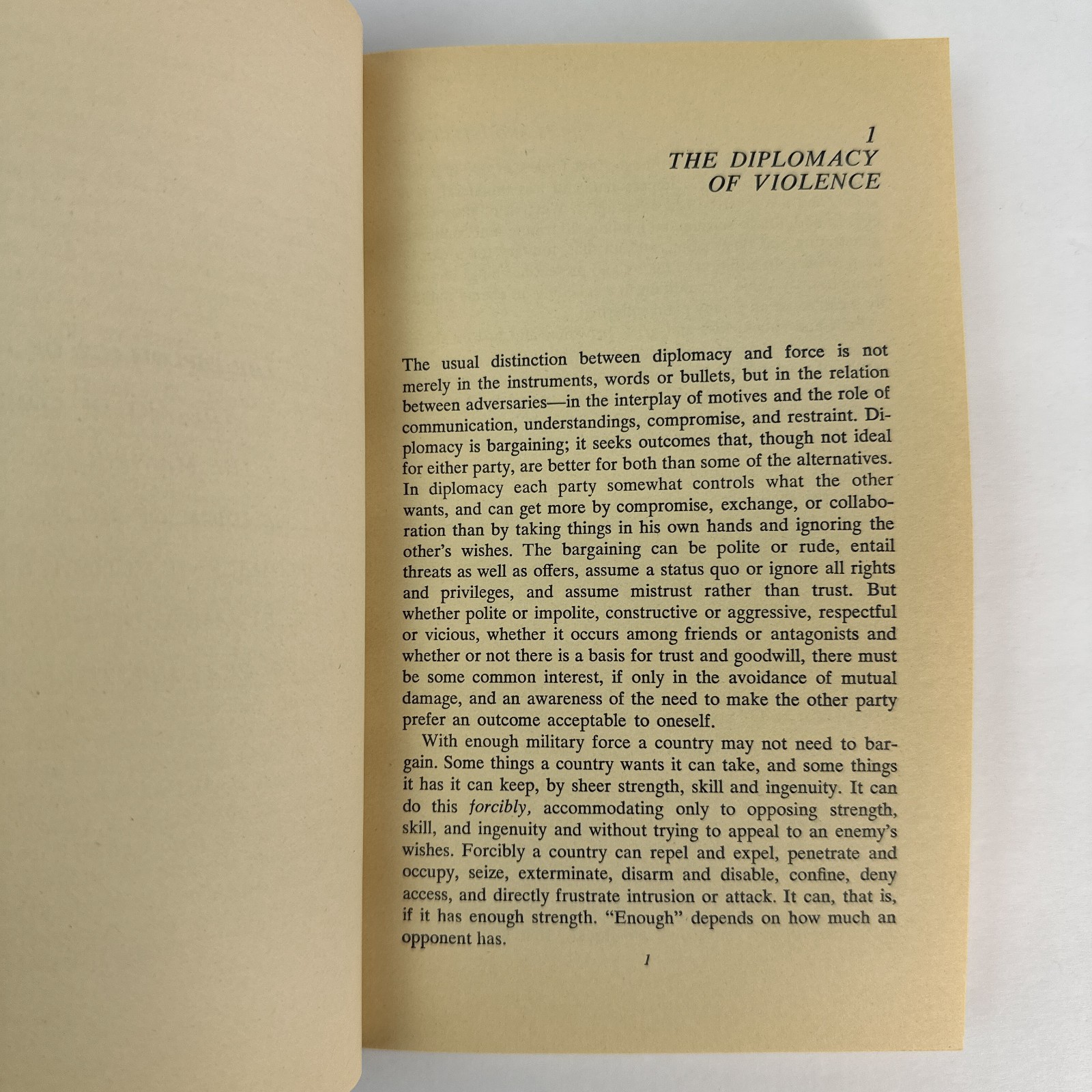 Arms and Influence Thomas C Schelling 1976 Yale University Press Strategy PB