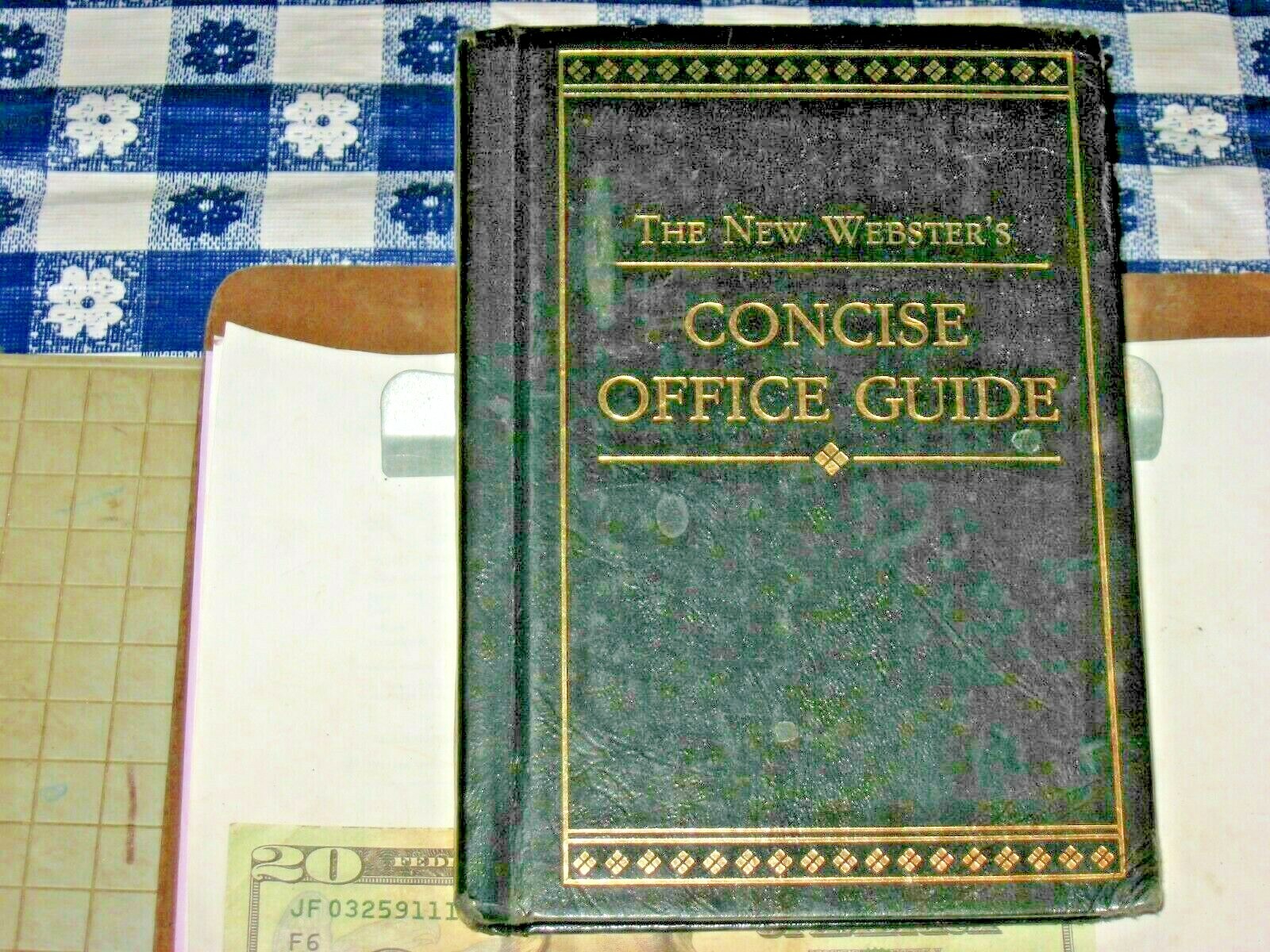 017172 46604 The New Webster’s Concise Office Guide Ehrlich, Eugene H 256 pages