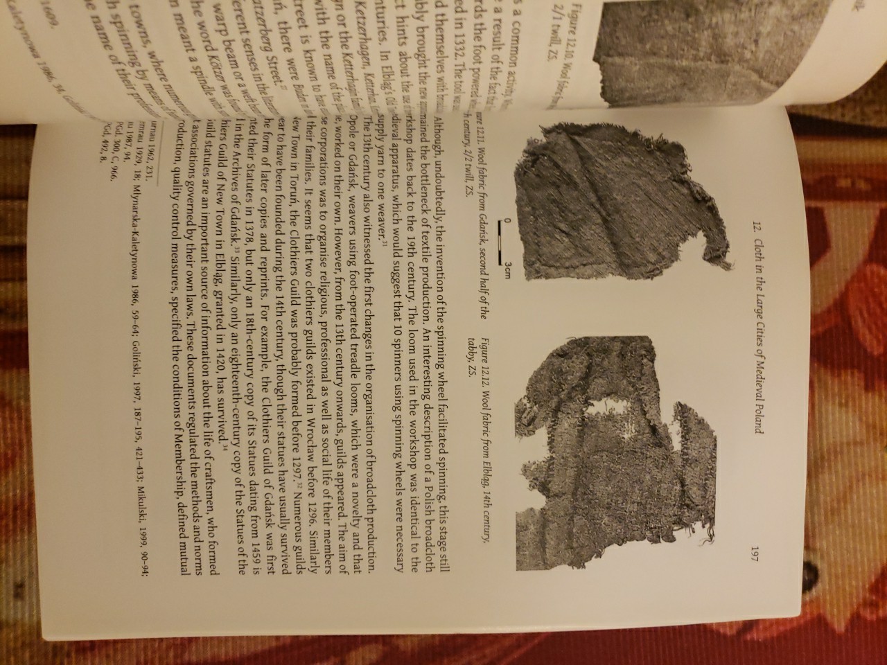 Textiles & the Medieval Economy: Production, Trade (2015, SC) Mint Condition
