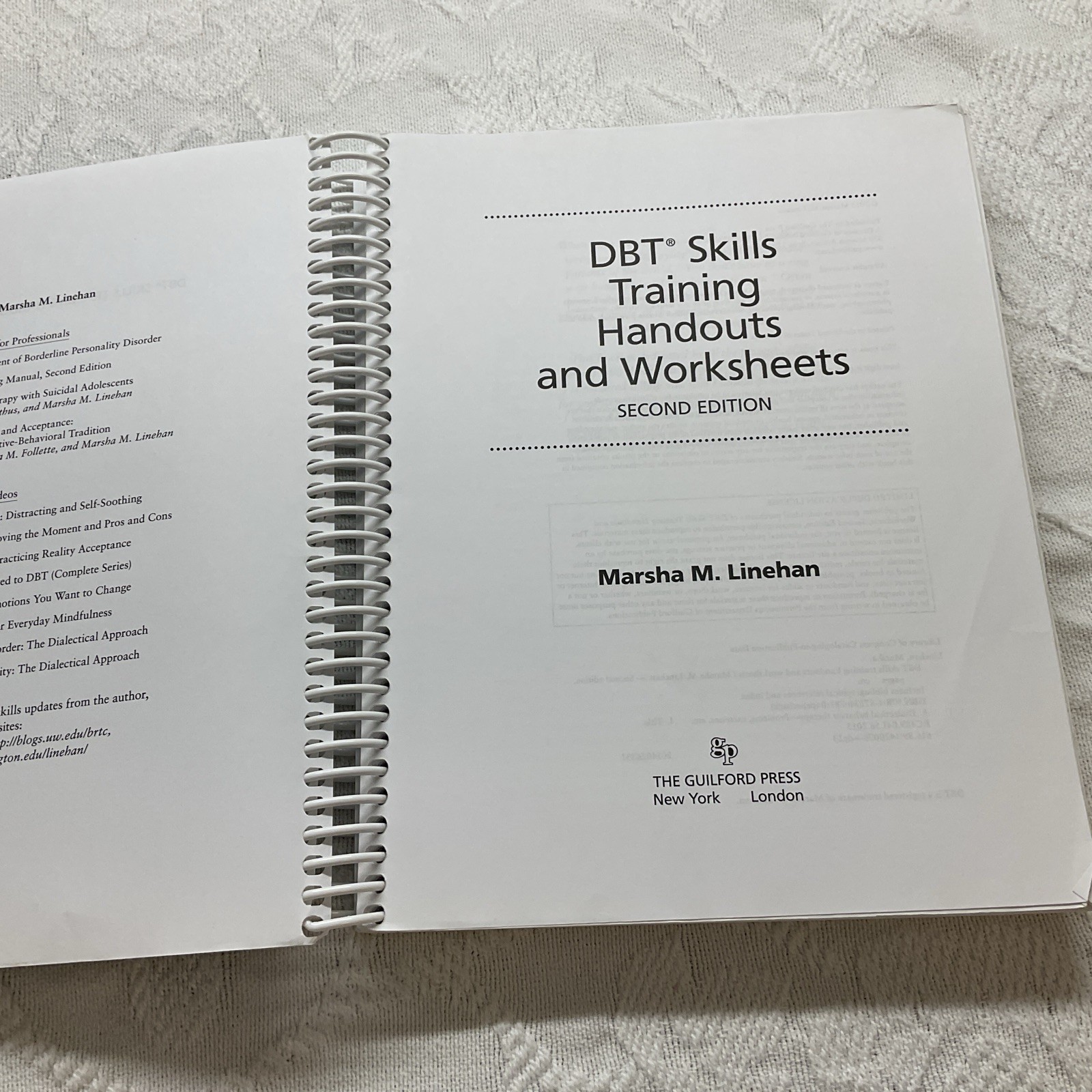 DBT Skills Training Handouts and Worksheets, Second Edition Paperback Linehan
