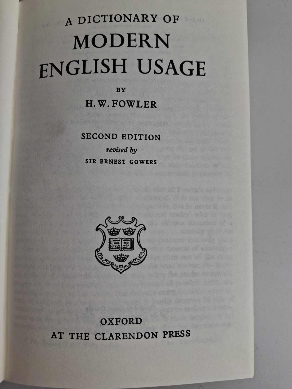 Fowler’sModern English Usage second edition bu HW Fowler K750