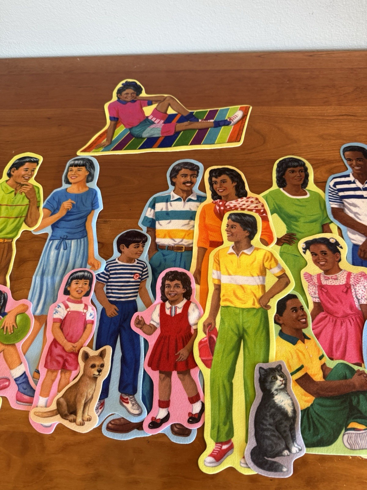Large collection of large size felt families: parents, children, pets, excellent
