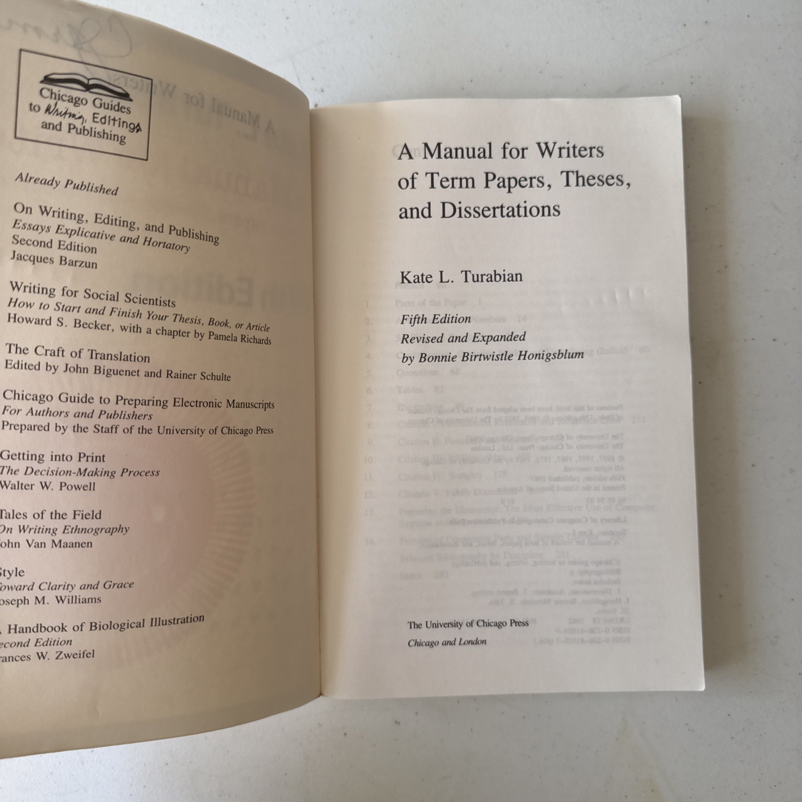 Chicago Guides to Writing, Editing, and Publishing Ser.: Manual for Writers…