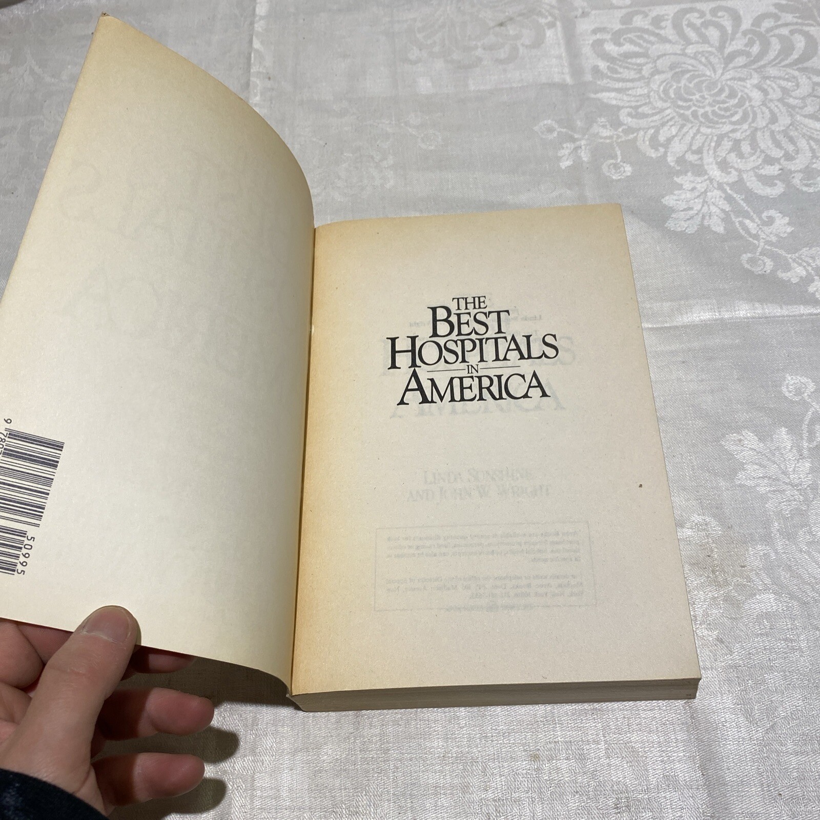 Vintage The Best Hospitals in America Paperback Book by Linda Sunshine
