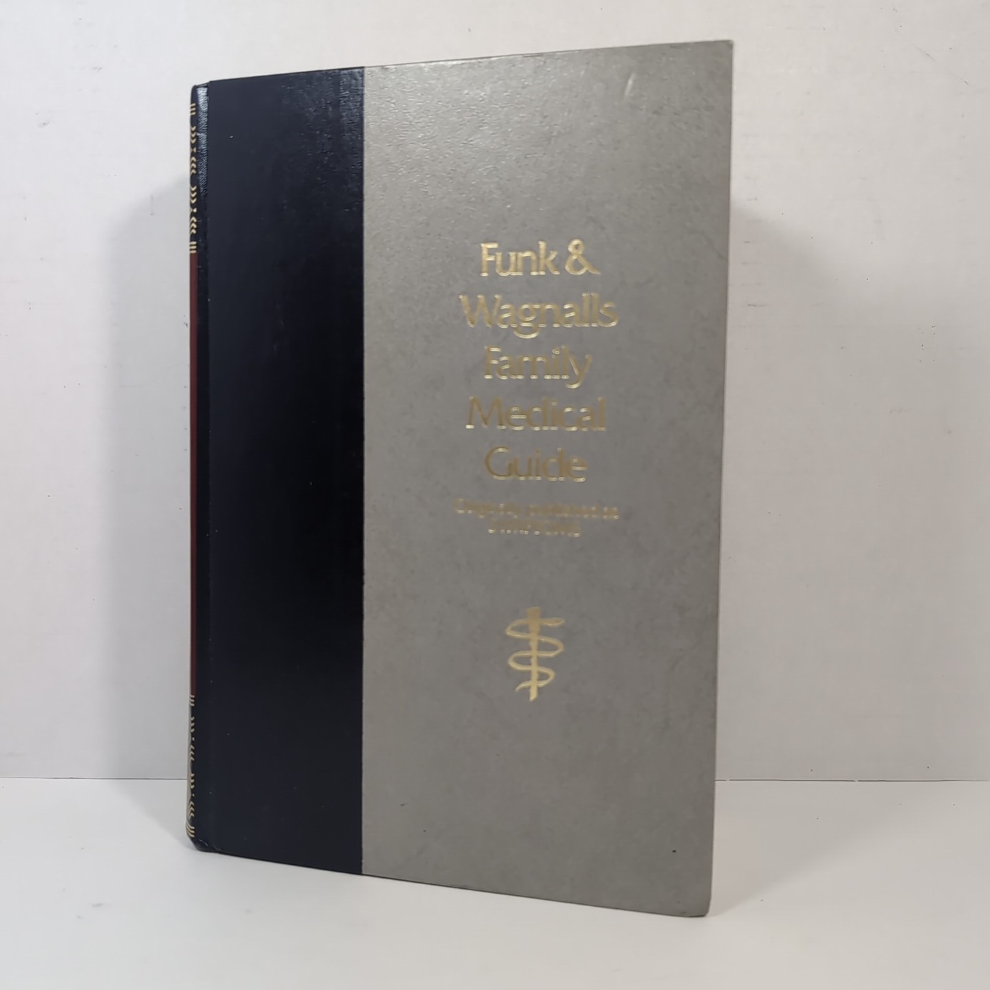 Funk & Wagnall’s Family Medical Guide Hardcover 1976 Symptoms