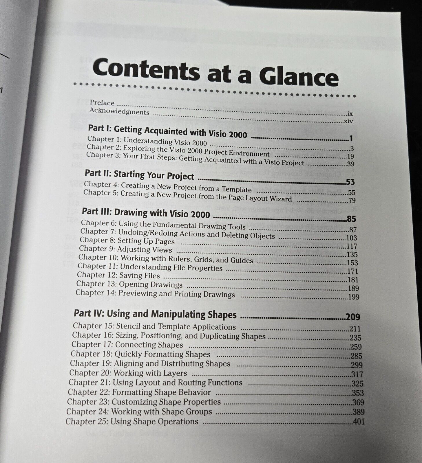 Visio 2000 Bible, Ex-Library, excellent condition 687 pgs