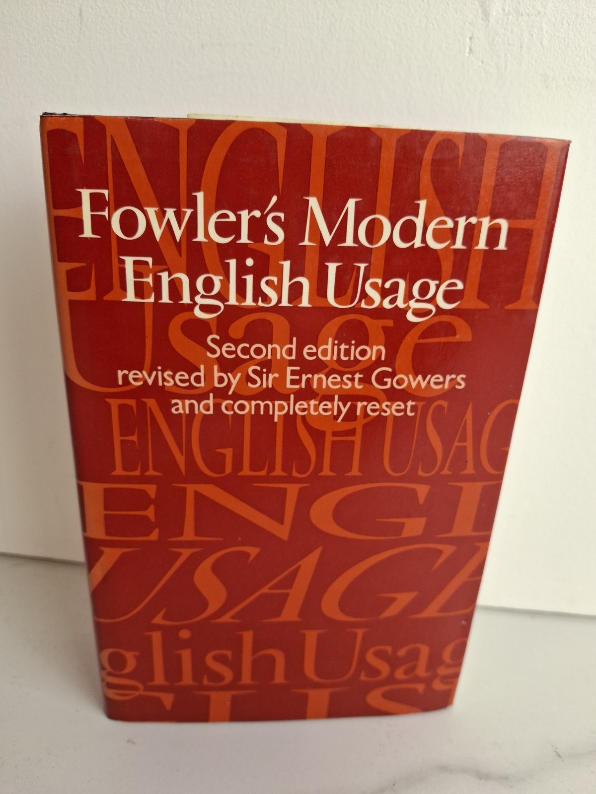 Fowler’sModern English Usage second edition bu HW Fowler K750
