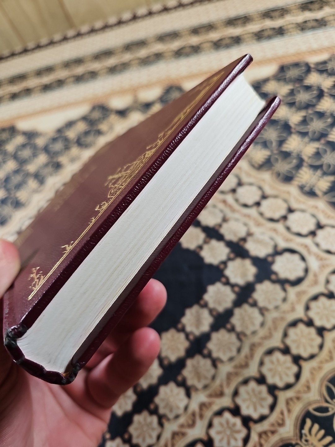 THE LIVES OF THE HOLY APOSTLES Book (c) 1990 Reprint HOLY APOSTLES CONVENT