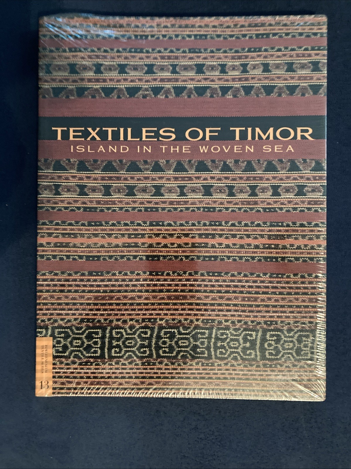 Roy W. Hamilton Textiles of Timor, Island in the Woven Sea (Paperback)