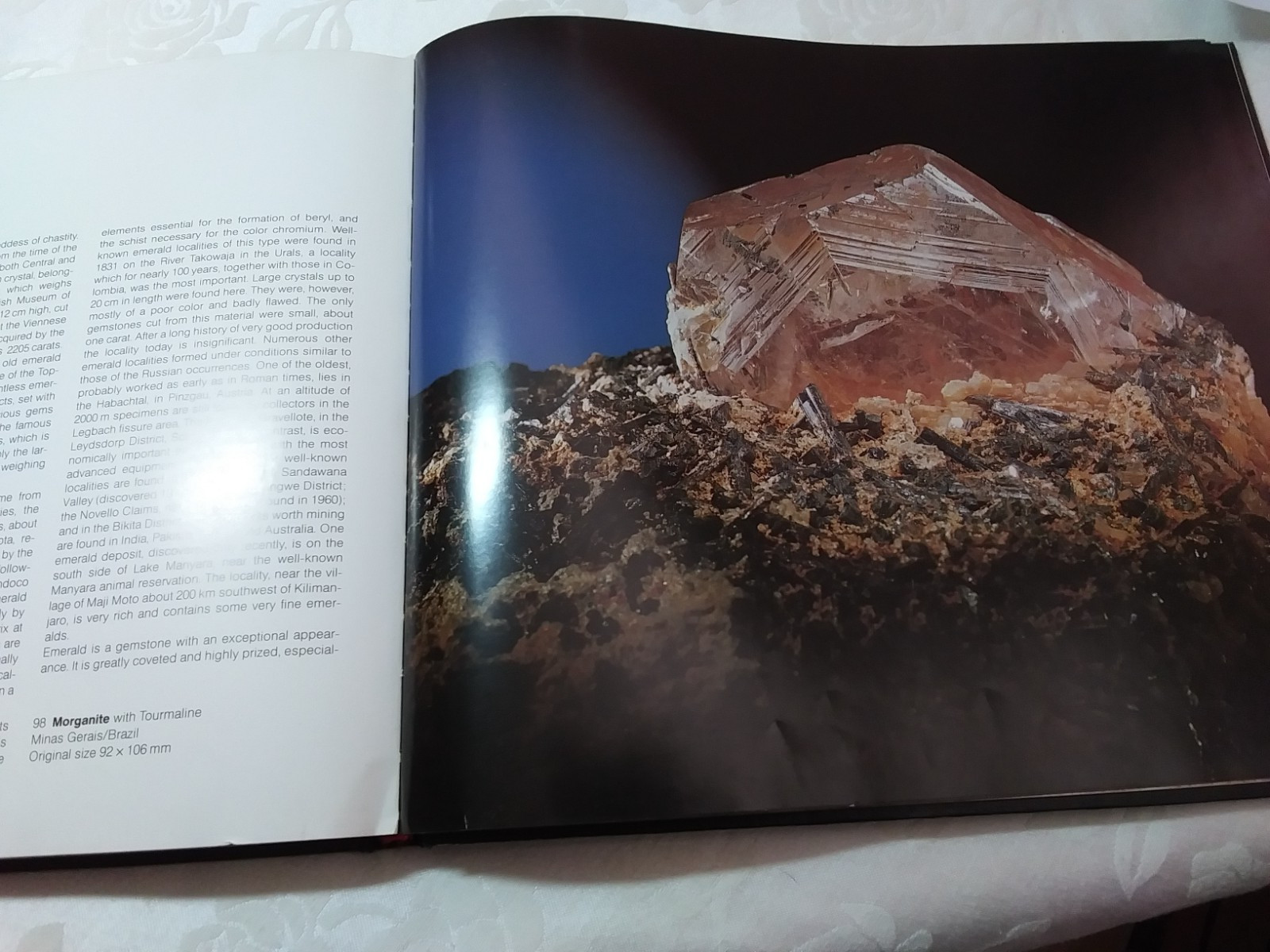 Rock identification book The Magic of Minerals 110 photos color large 196 pgs hb