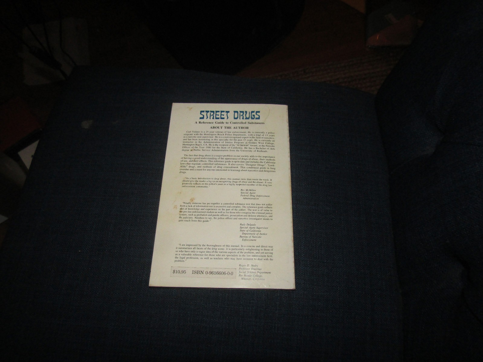 Street Drugs: A Reference Guide to Controlled Substances 1986 Vintage