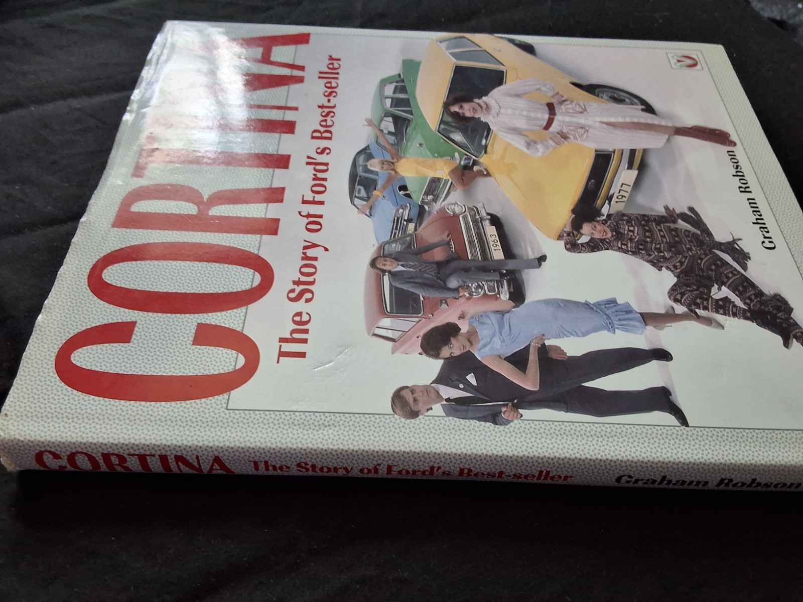 Cortina: The Story of Ford’s Bestseller – Graham Robson (Hardback 1998) FREE P&P