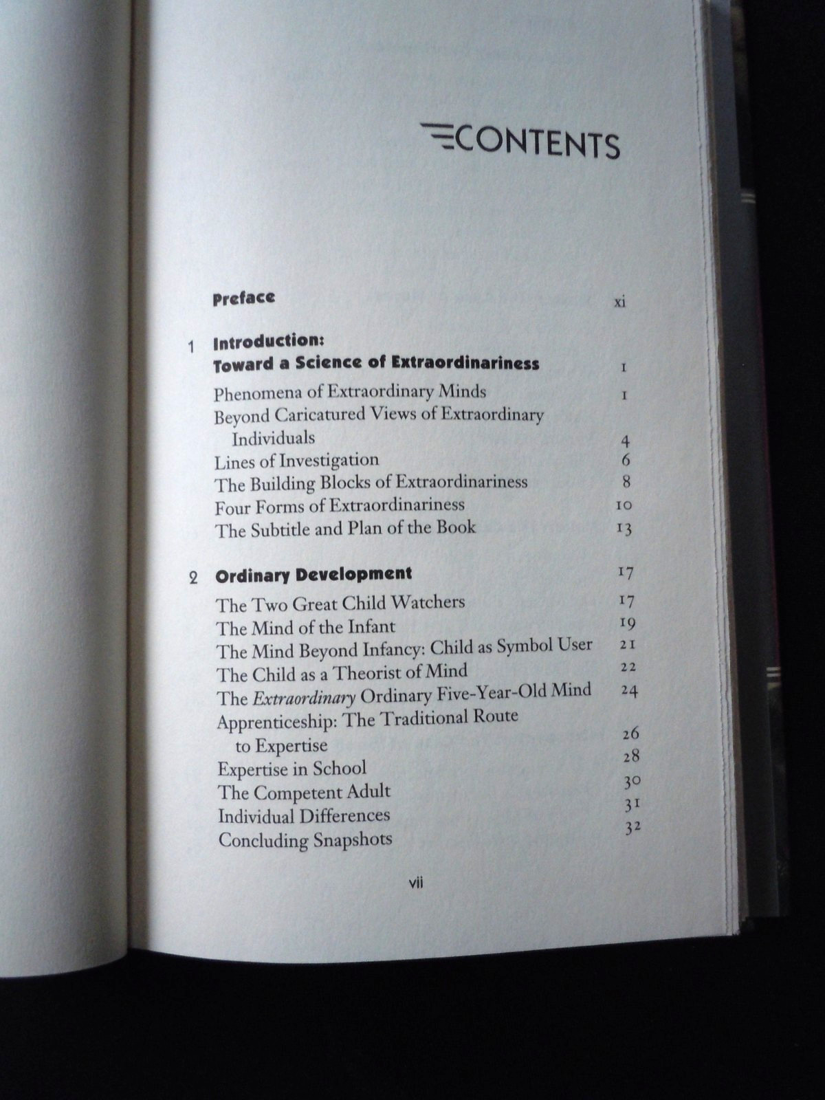 Extraordinary Minds Portraits of Exceptional Individuals 1st ed /Howard Gardner