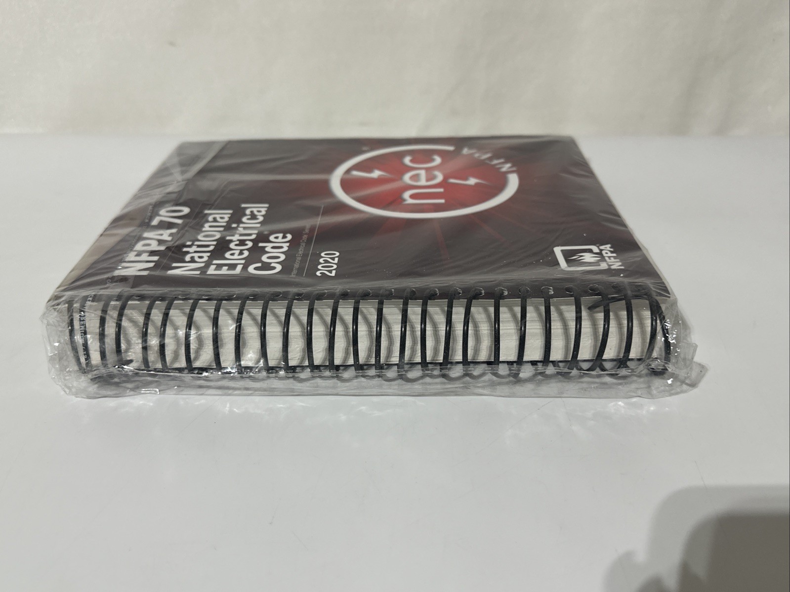 NFPA 70 National Electrical Code (NEC) 2020 Edition Spiral usa stock Brand NEW