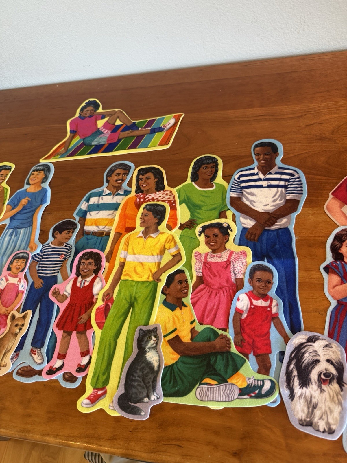 Large collection of large size felt families: parents, children, pets, excellent