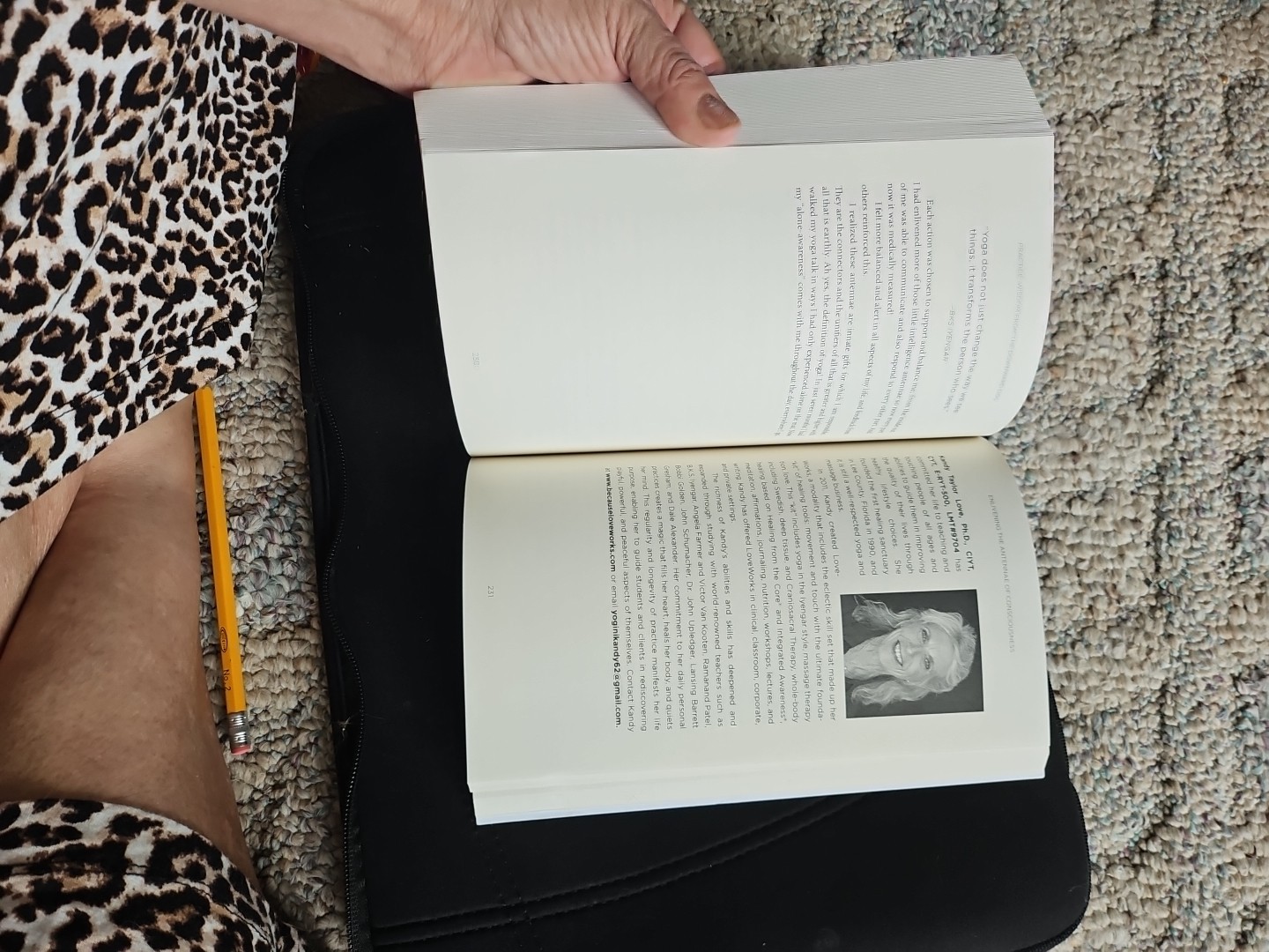 Practice : Wisdom from the Downward Dog by Flower of Life Press (2019, Trade…