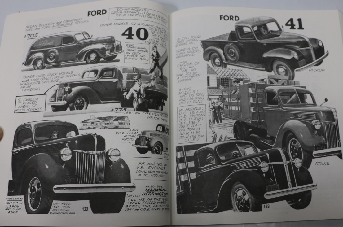 American Truck & Bus Spotter’s Guide 1920-1985 400 pages of Automotive History