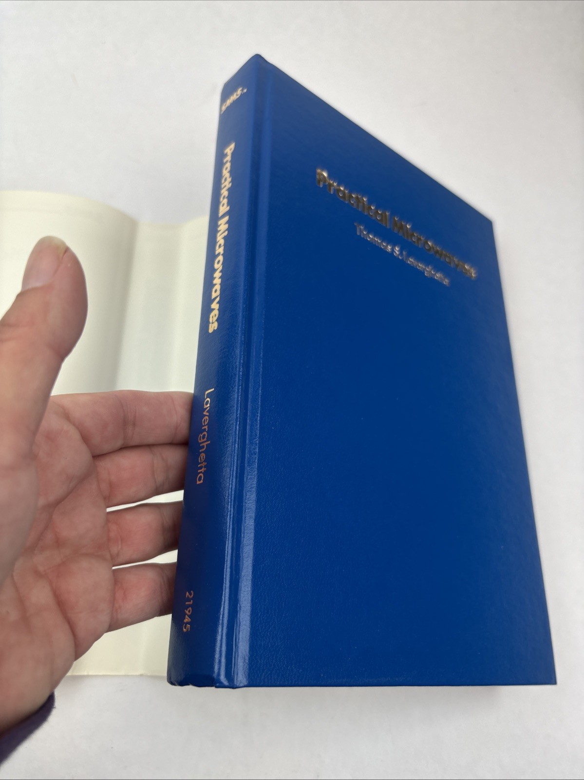 SAMS Practical Microwaves Book Thomas Laverghetta ITT Subsidiary Engineering
