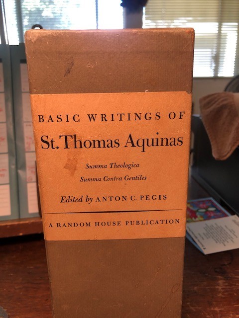 Basic wrinting of St. Thomas Aquinas .Books look as if they had ne been used.