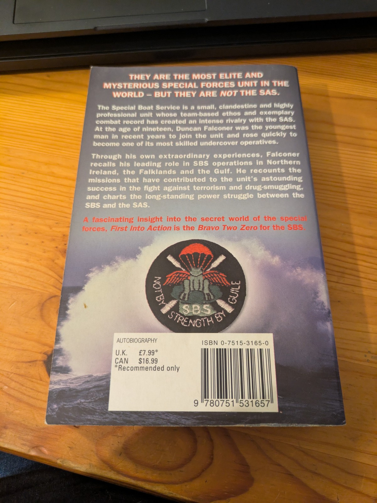 First Into Action: A Dramatic Personal Account of Life… – Falconer, Duncan
