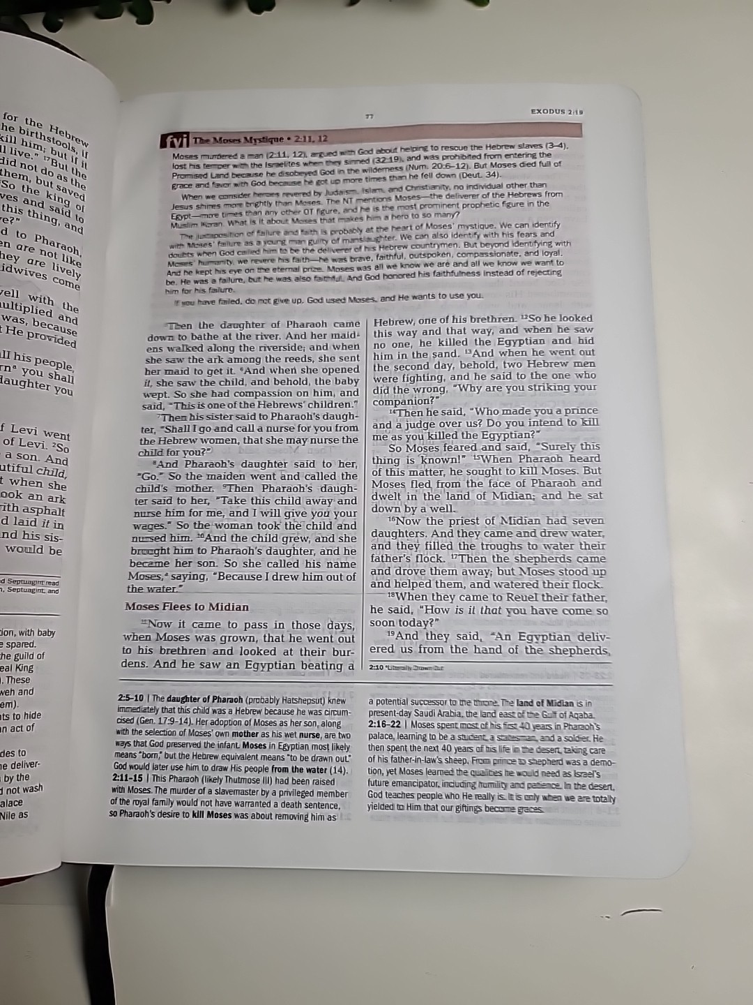 . David JeremiahThe Jeremiah Study Bible, NKJV: Charcoal/Burgundy LeatherLuxe®: