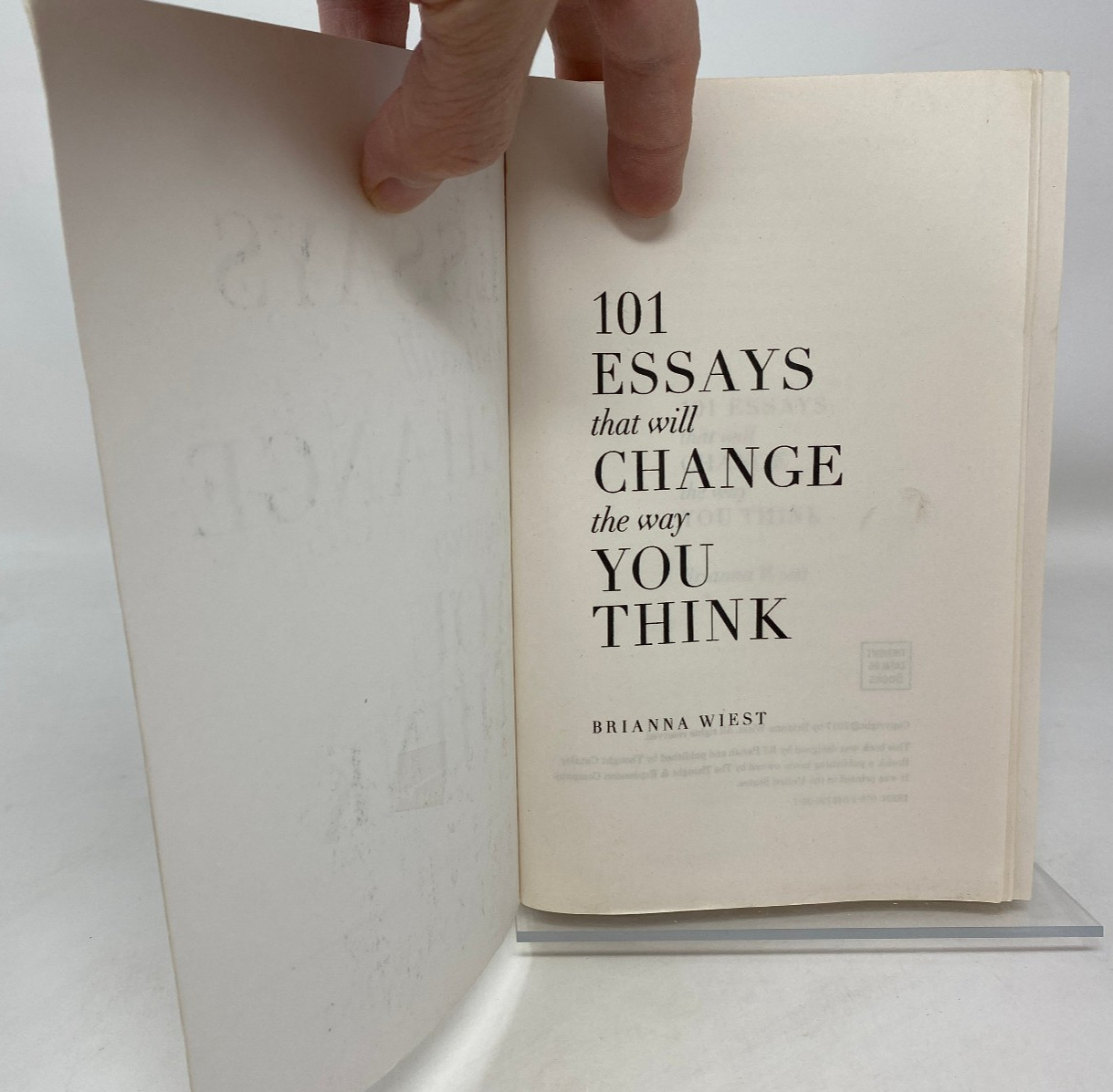 101 Essays That Will Change The Way You Think – ISBN 978-1-945796-06-7