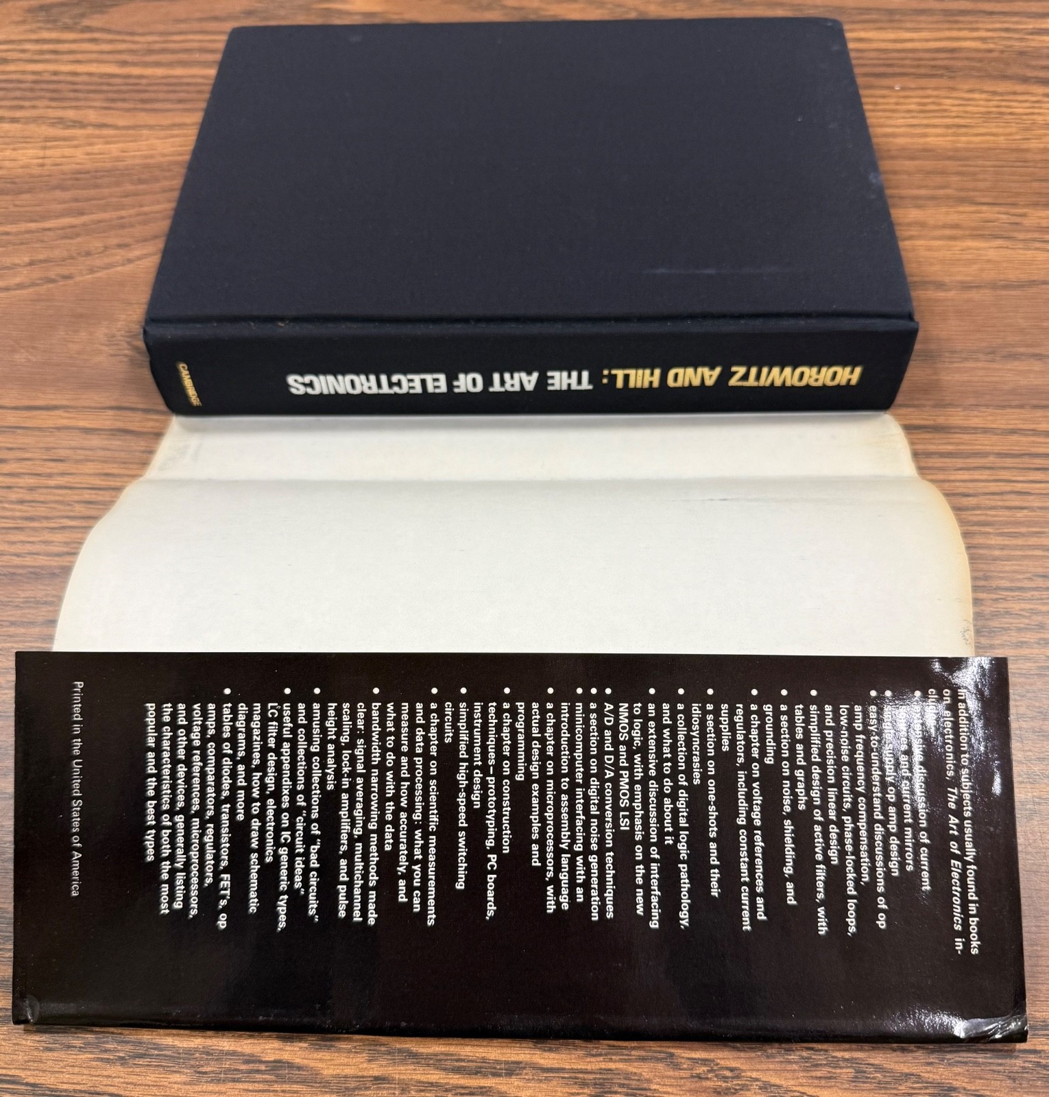 Set: Art of Electronics Text and Laboratory Manual by Horowitz, Hill, & Robinson