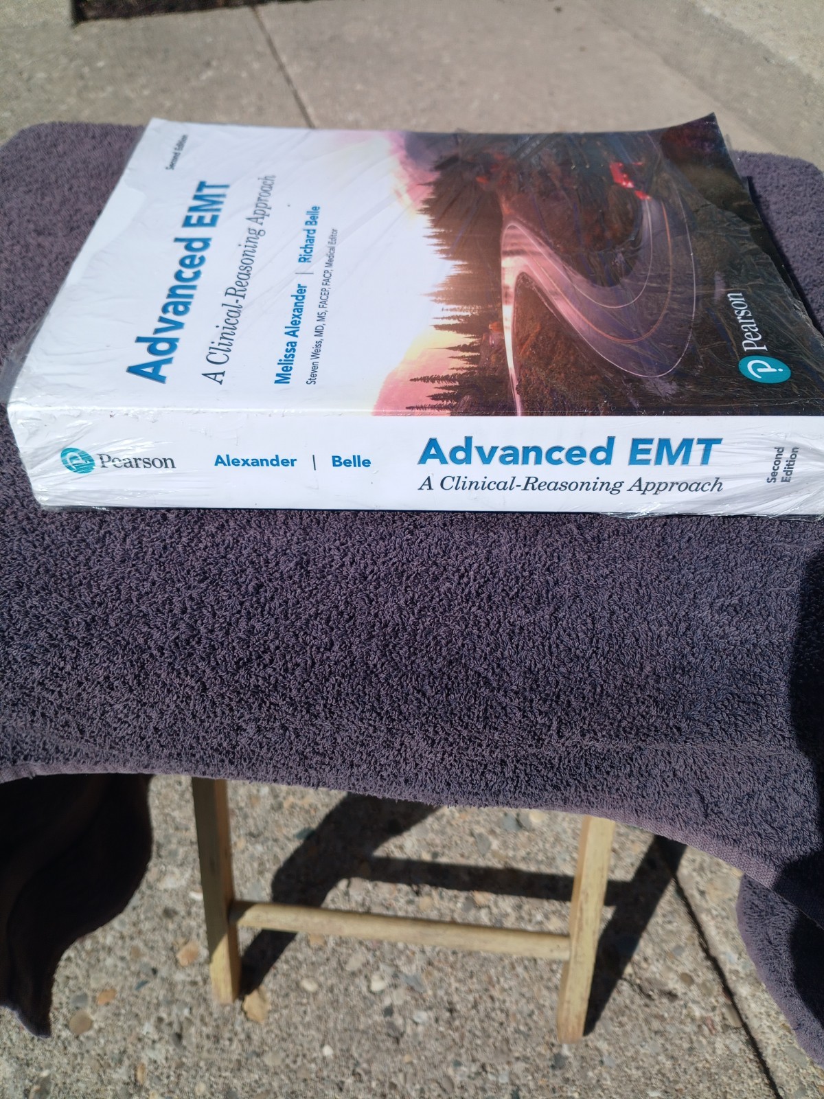 Advanced EMT: A Clinical-Reasoning Approach 2nd Edition Loose Leaf SEALED