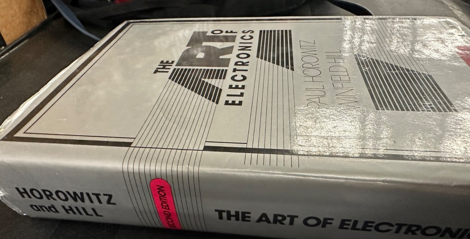 The Art of Electronics by Paul Horowitz & Winfield Hill + Student Manual (1989)