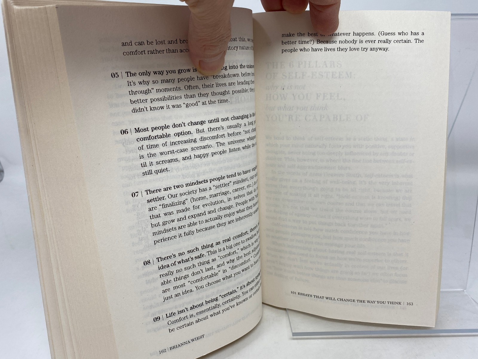 101 Essays That Will Change The Way You Think – ISBN 978-1-945796-06-7