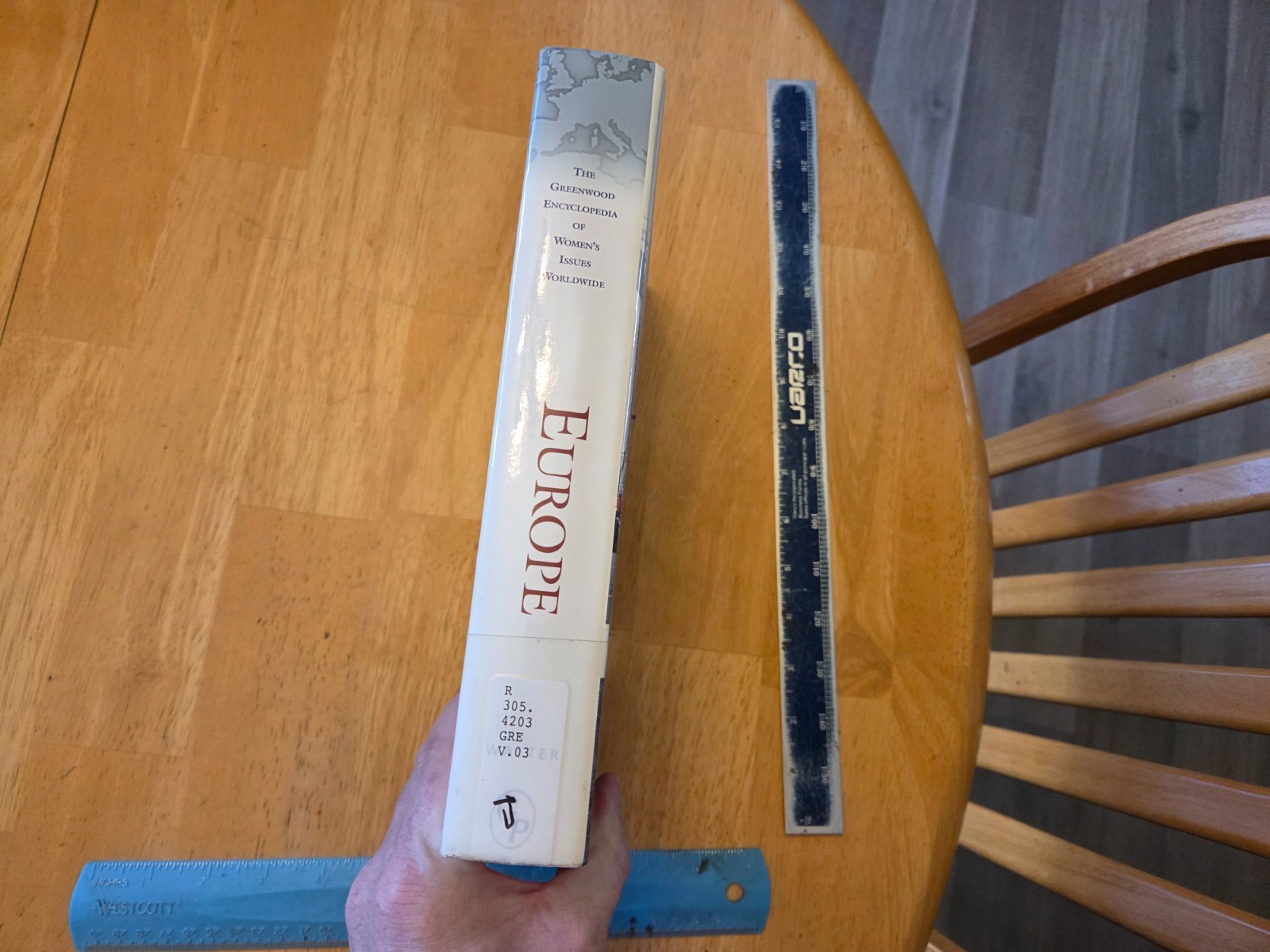 The Greenwood Encyclopedia of Women’s Issues Worldwide by Lynn Walter (2003, Har