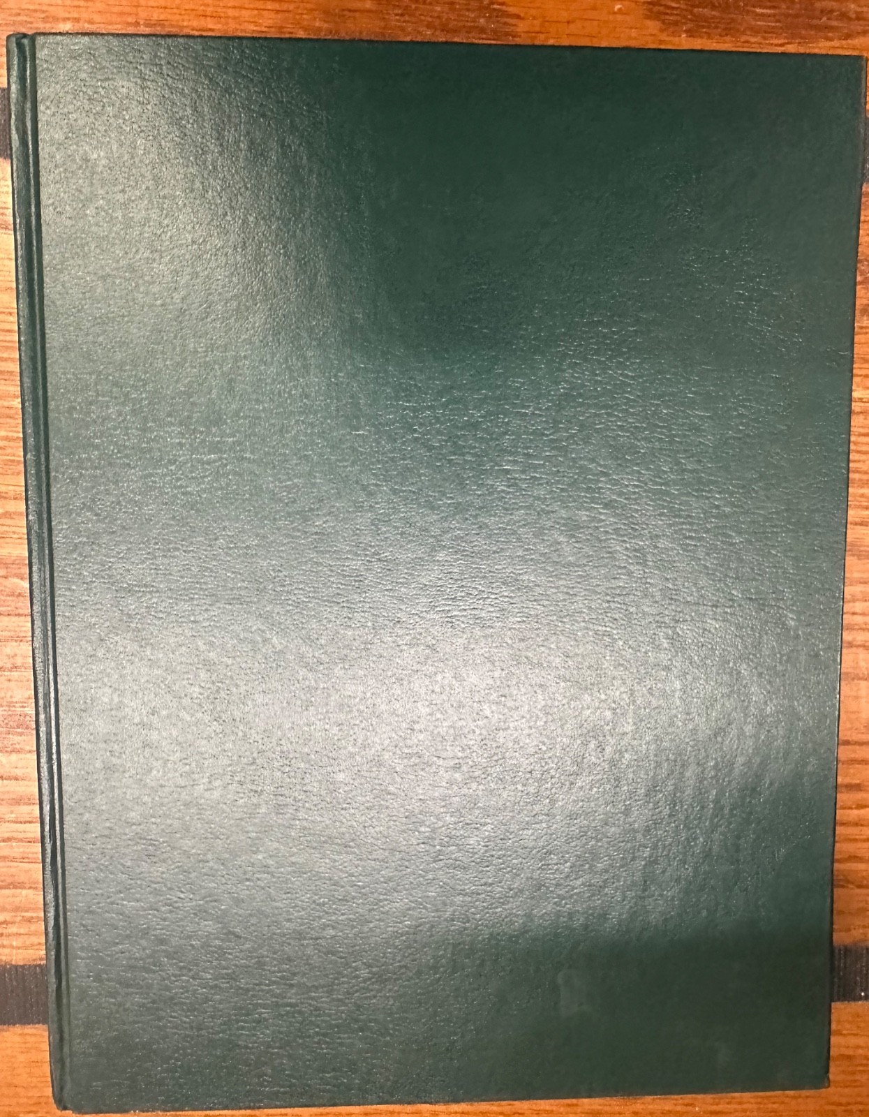 Encyclopedia of American Farm Tractors (Crestline Series) – Hardcover – like new