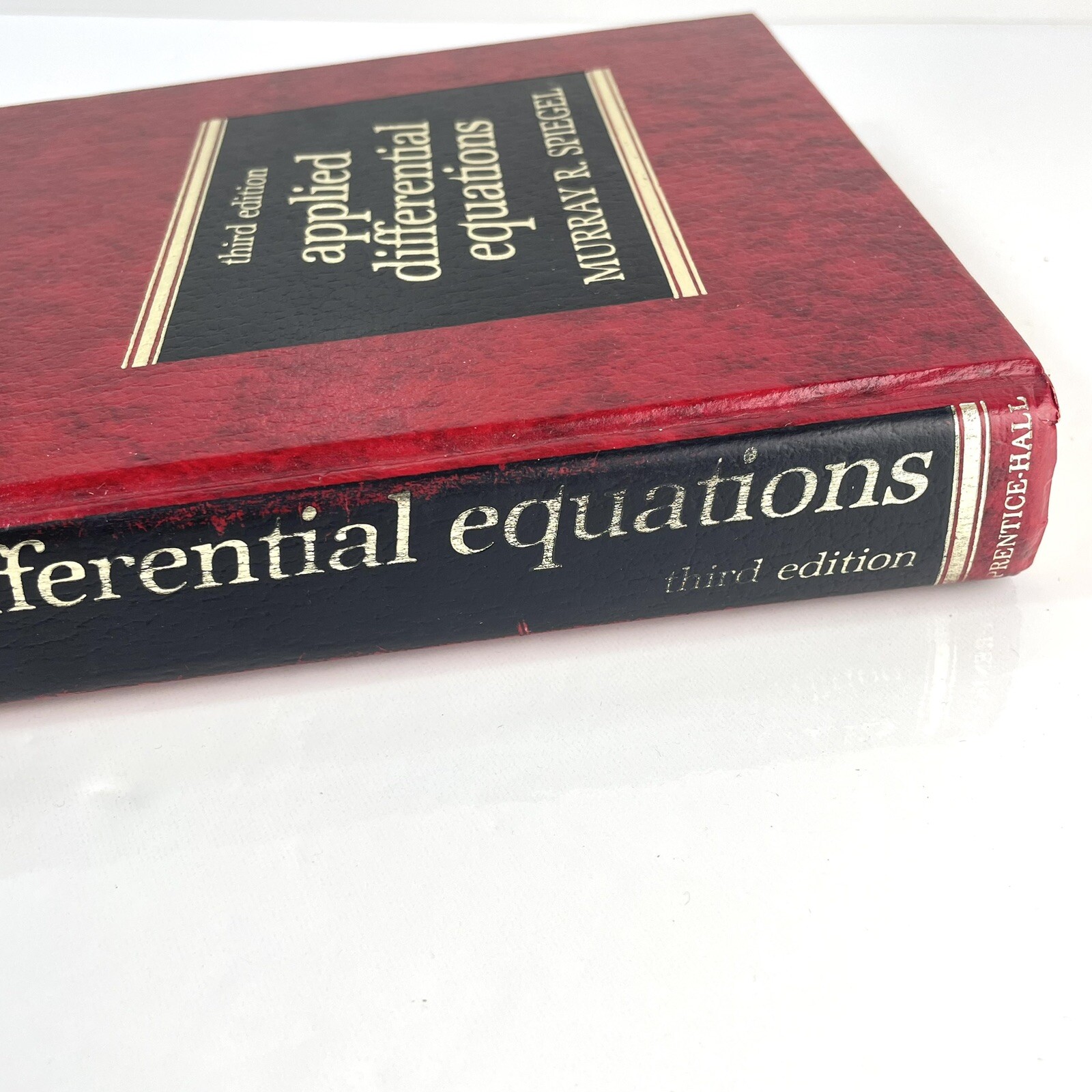 Applied Differential Equations, 3rd Edition Murray R. Spiegel HC 1981