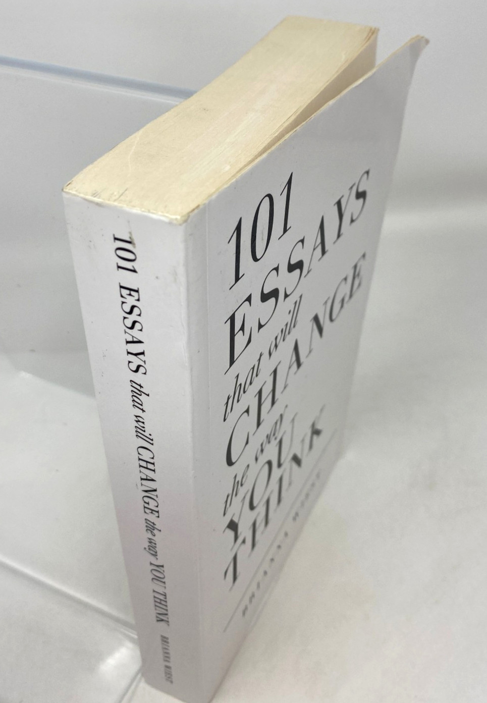 101 Essays That Will Change The Way You Think – ISBN 978-1-945796-06-7