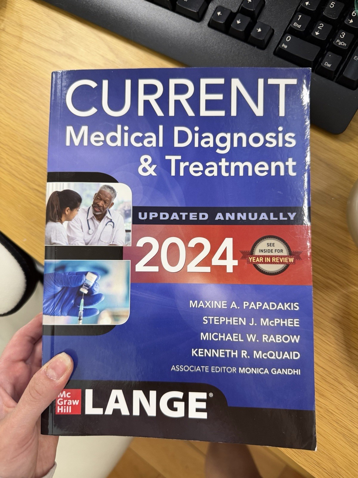 BRAND NEW Current Medical Diagnosis & Treatment 2024 Paperback Medicine Resident