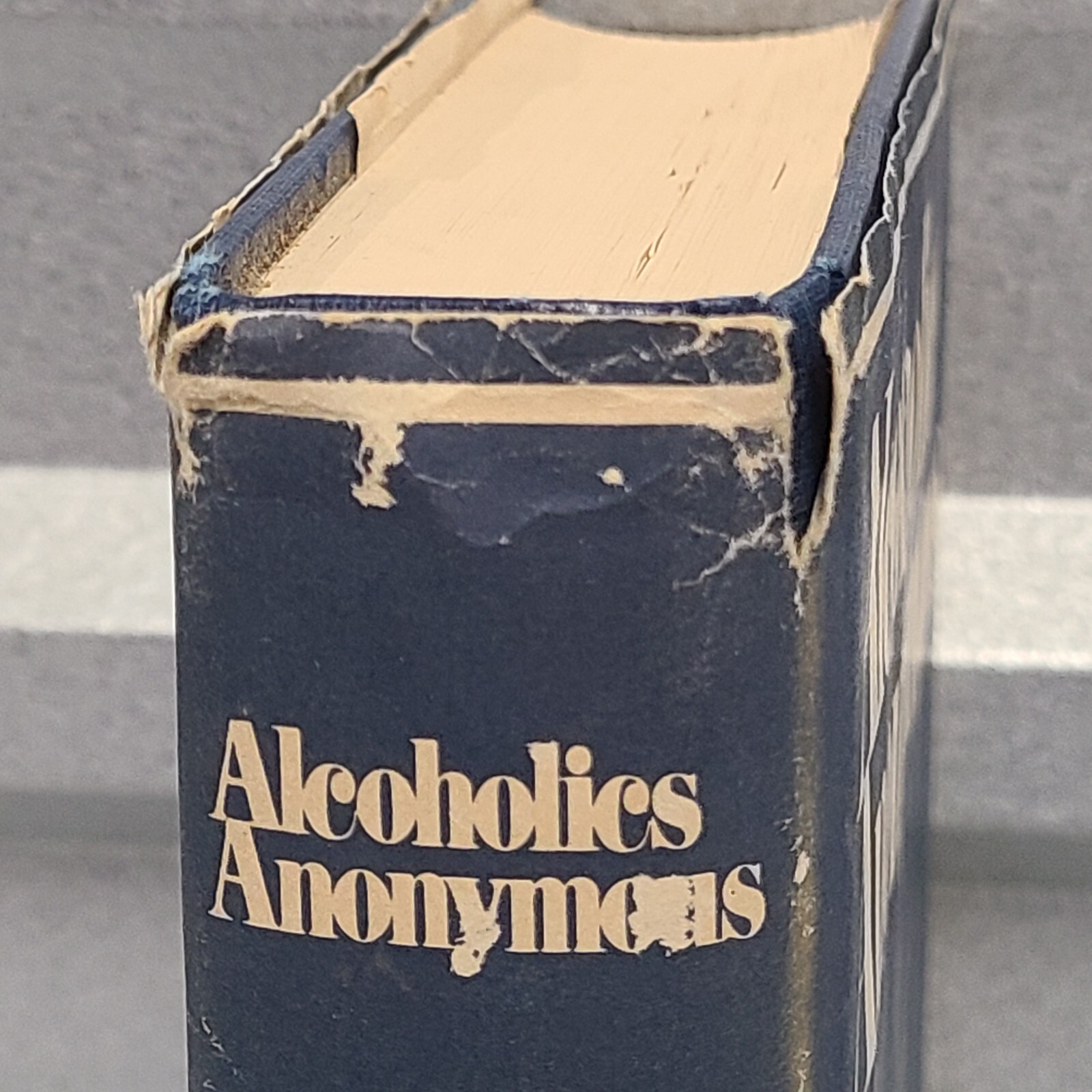 Alcoholics Anonymous, 3rd Edition, 1976, 575 Pages, DJ (Acceptable)/HC (Good)